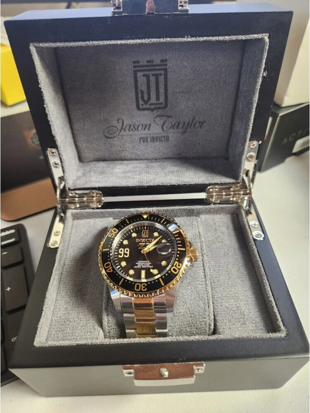 Invicta nh35a movement